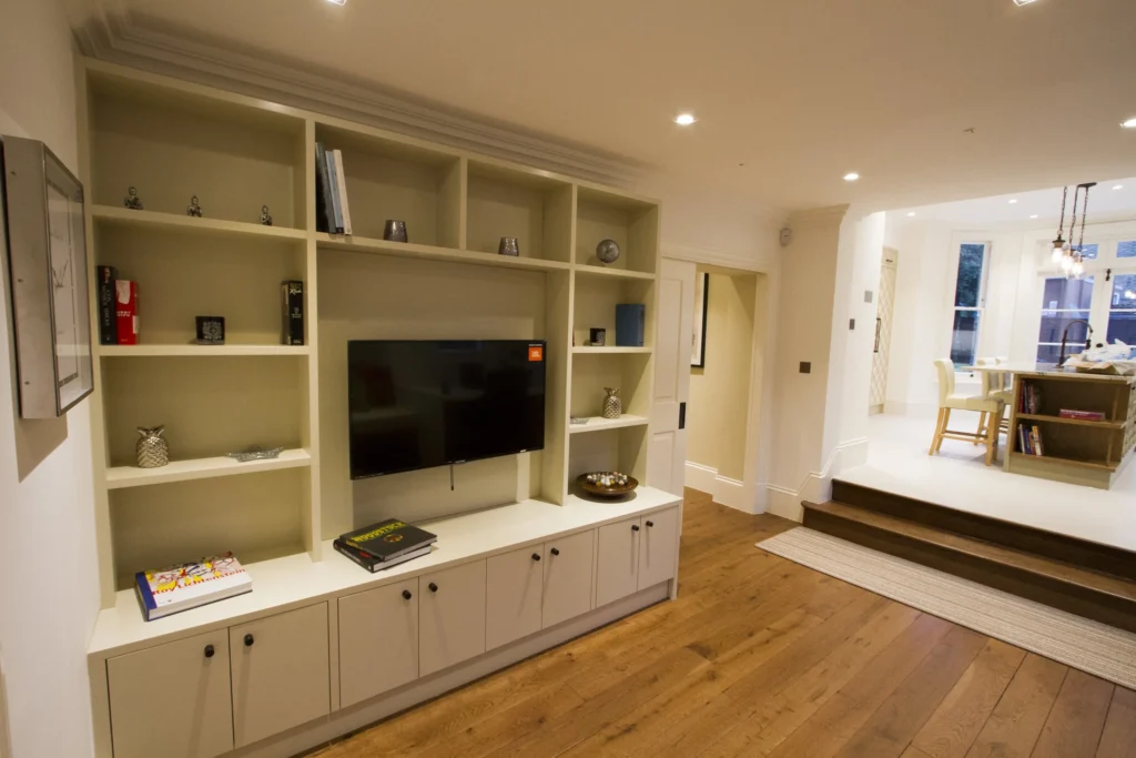 Built-in media cabinetry and shelving with integrated TV, Richmond TW9